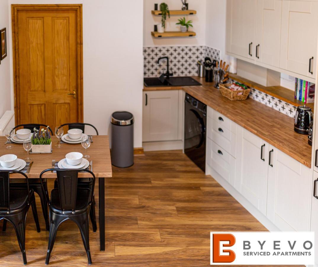 Byevo Oswestry Barn - Quirky Romantic Retreat Or Cosy Contractor Base エクステリア 写真